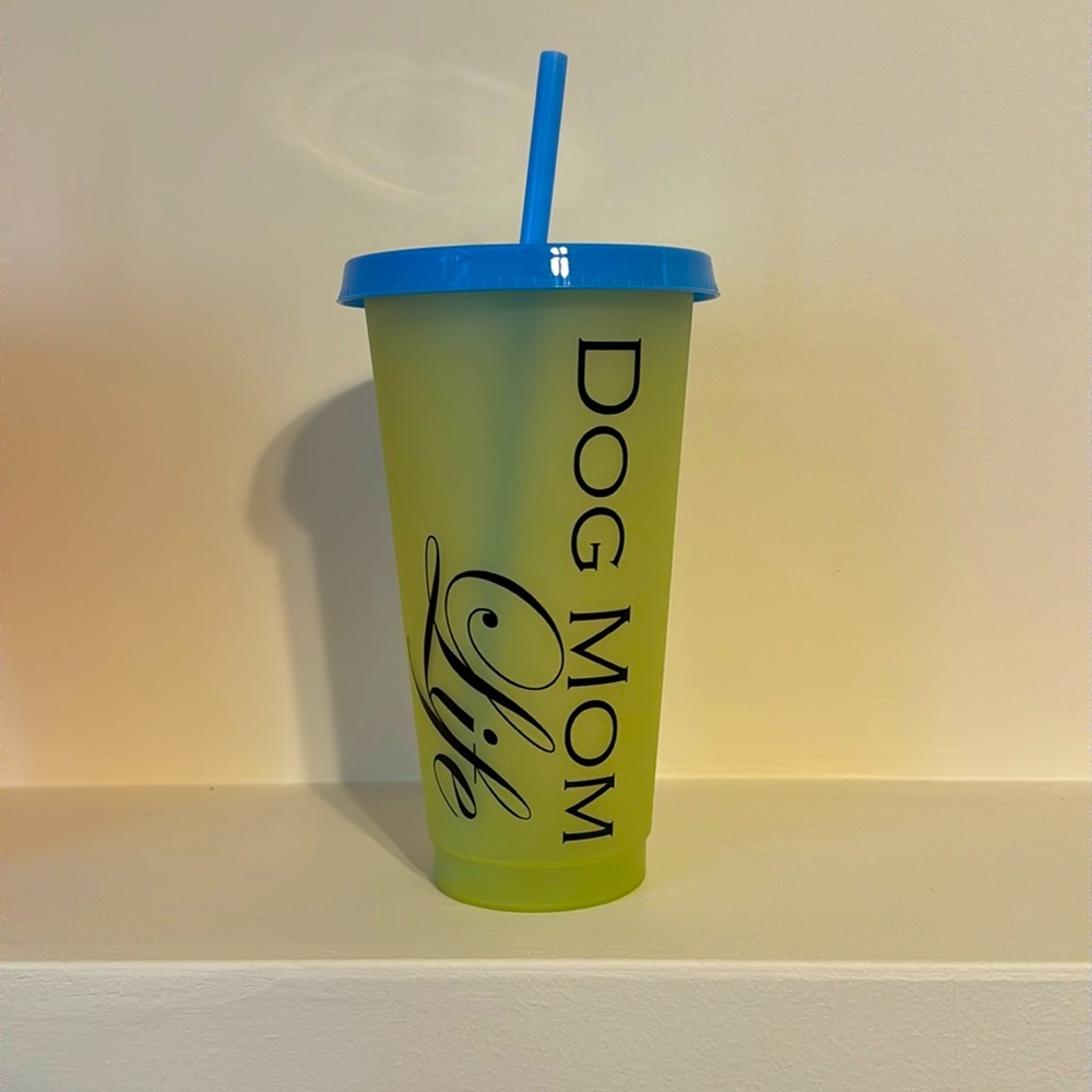 “Dog Mom Life” Manna Color Changing Cup